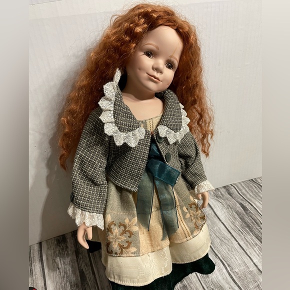Beautiful Vintage Porcelain Doll 15” while sitting! - Picture 1 of 12